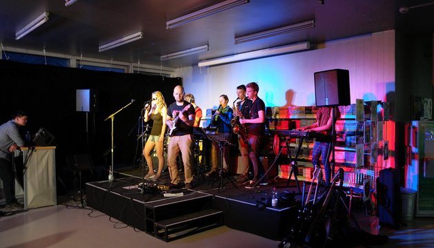 Schulband auf der Bühne